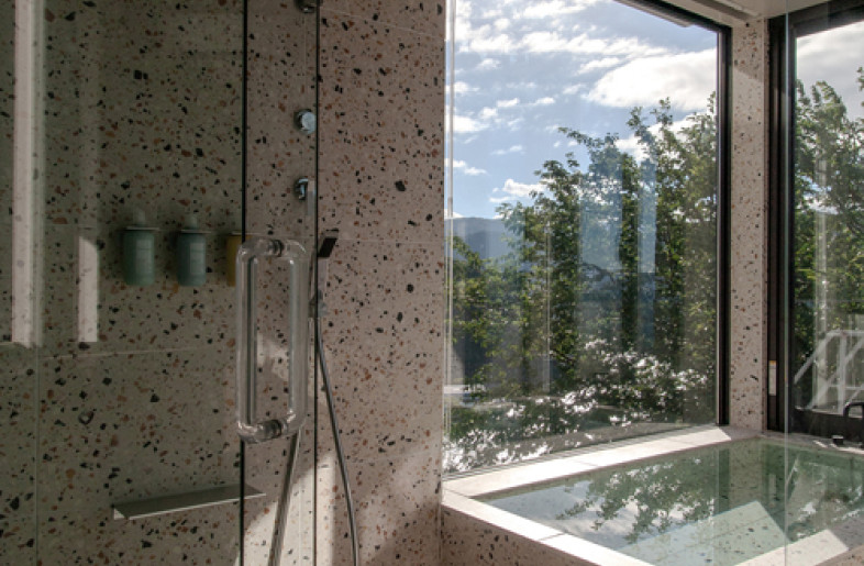 Terrazzo-tiled bathrooms - Taro SHIMOKAWA