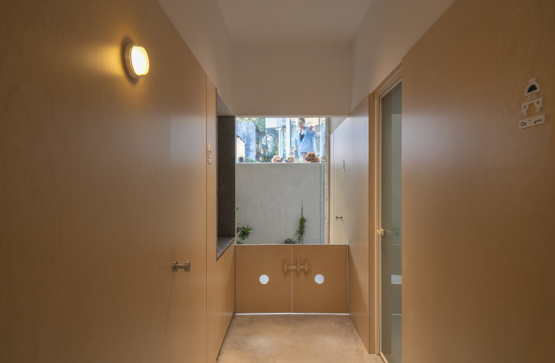 The boxes integrate a cat grooming room, a dog grooming room, a dog hairdressing room, and a pet linen room. - @Chao Zhang