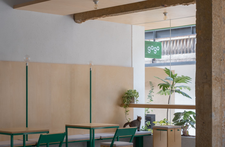 Crafting furniture details in the space to provide a sense of security for pets. - @Chao Zhang