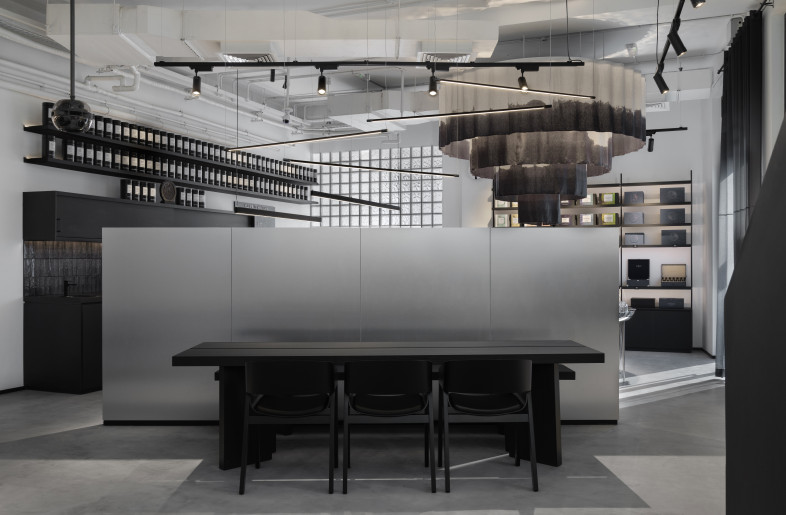 Cafe area with bespoke table in black stained  oak - Natelee Cocks, Photography