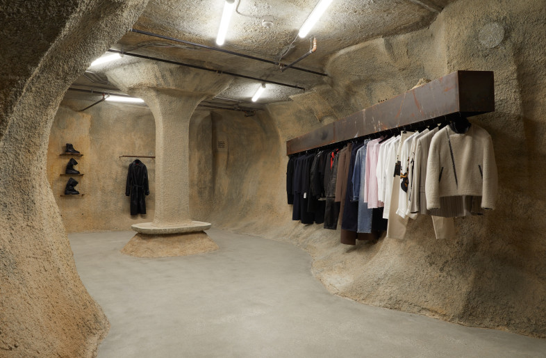 Stucco interior with custom racks and shelvings - Photography courtesy of 424