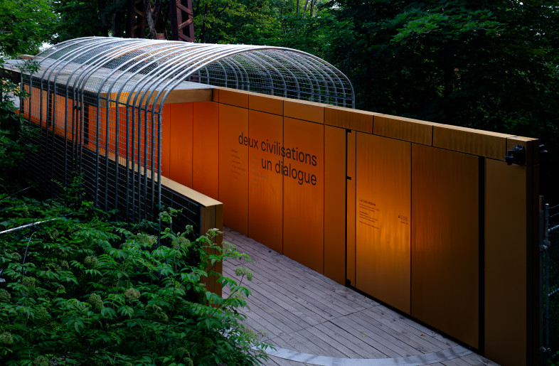 Each morning, the pivoting access door swings open and seamlessly embeds into the vertical west wall, inviting visitors to experience the site's spirit and poetry. - Loïc Lefebvre