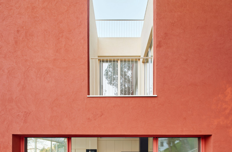 There is a fluid connection between interior and exterior throughout the project. - José Hevia