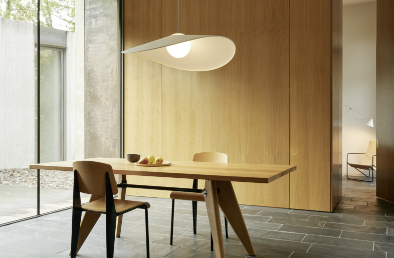 LOJA pendant Ø 90 with dining table angle - Peter Fehrentz