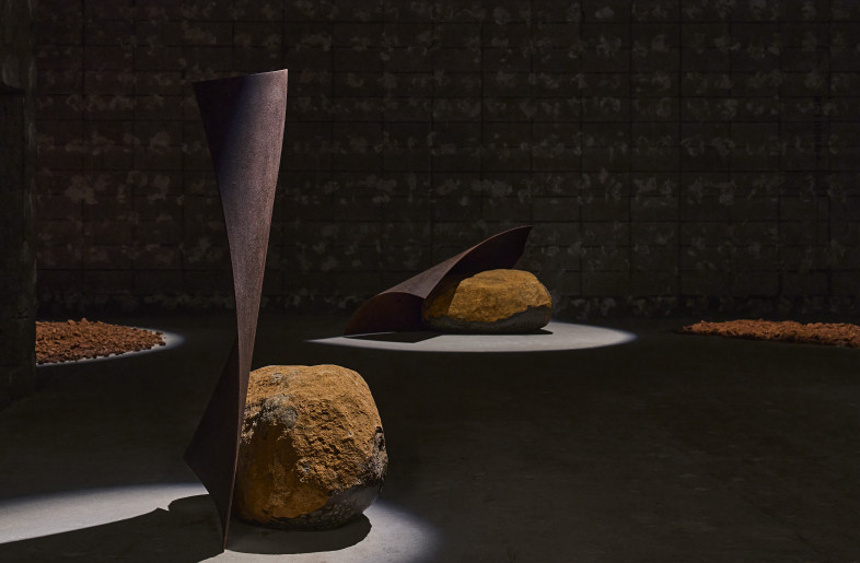 The chair in the foreground is a single-seater. - Masayuki Hayashi