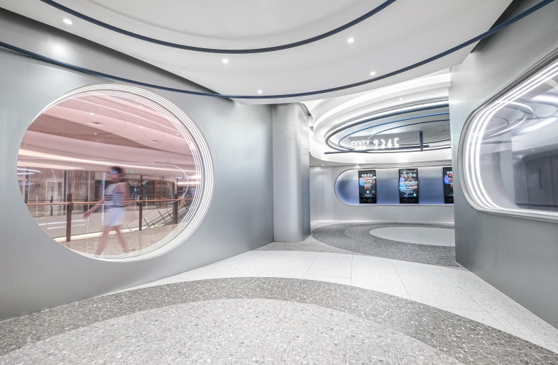 The circular Dawnlight Glass resembles a window through time and space, connecting the interior and exterior of the cinema, allowing audiences to feel the atmosphere of the cinematic world even before entering the theater. - Design Action