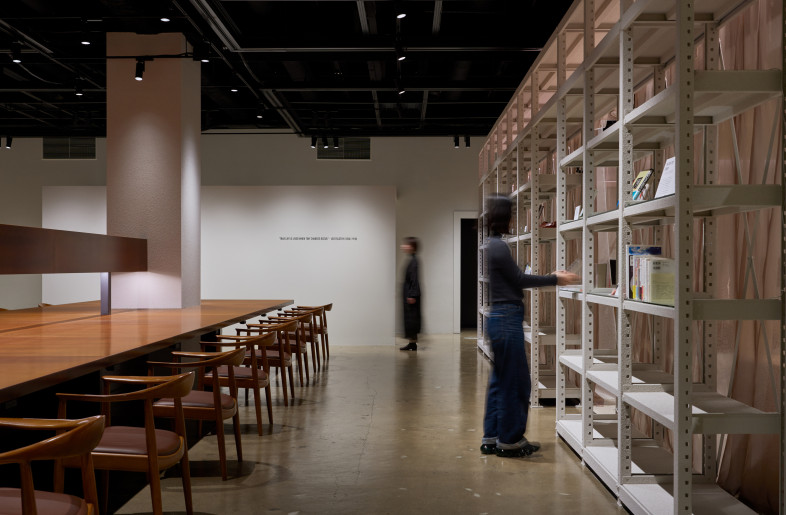 A bookshelf curated to inspire creativity(HIVERARY) - YAMAMOTO KEITA Photographic Record