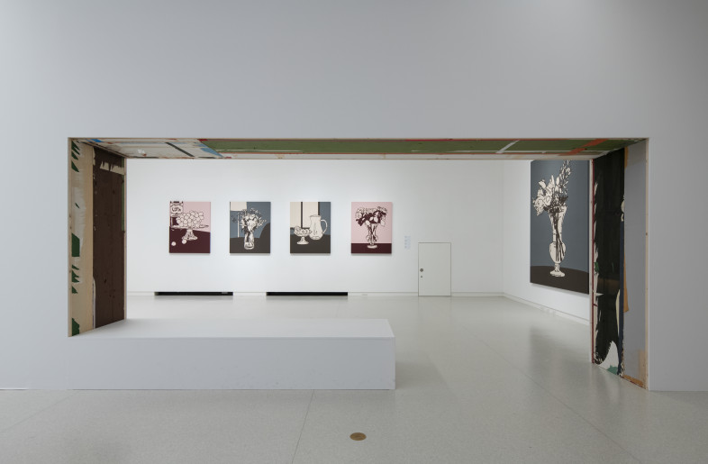 The "live" atmosphere that lingers in every corner of the exhibition creates harmony with KYNE's art. - Hiroshi Mizusaki