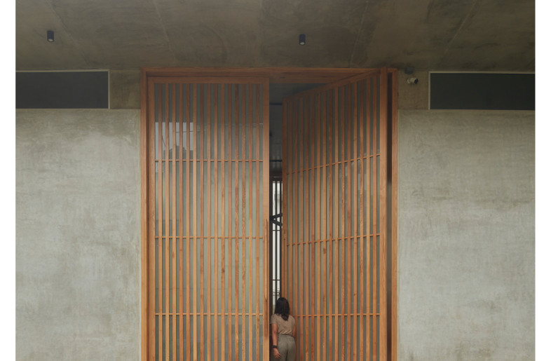 Entrence - Aaron Chapman