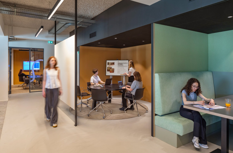 Hybrid workplaces - Scagliola + Brakkee