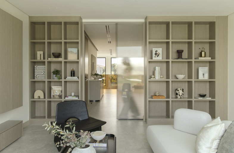 Upstairs Loune - Kelly Tooze