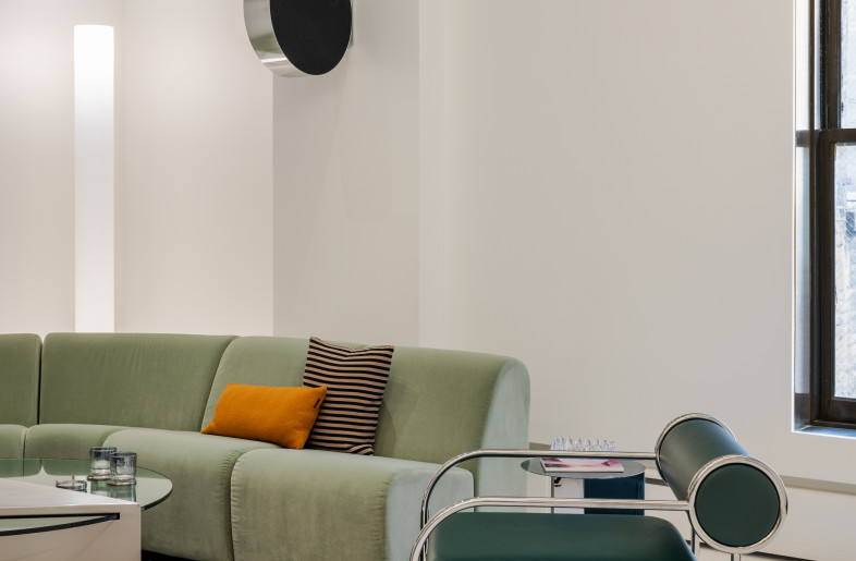 amp Showroom Lounge - Alan Tansey