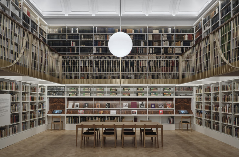 Gallery 98 browsing library - Thomas Adank