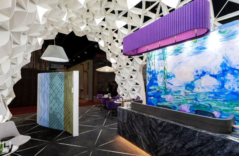 Front Desk - Tanet Chantaket
