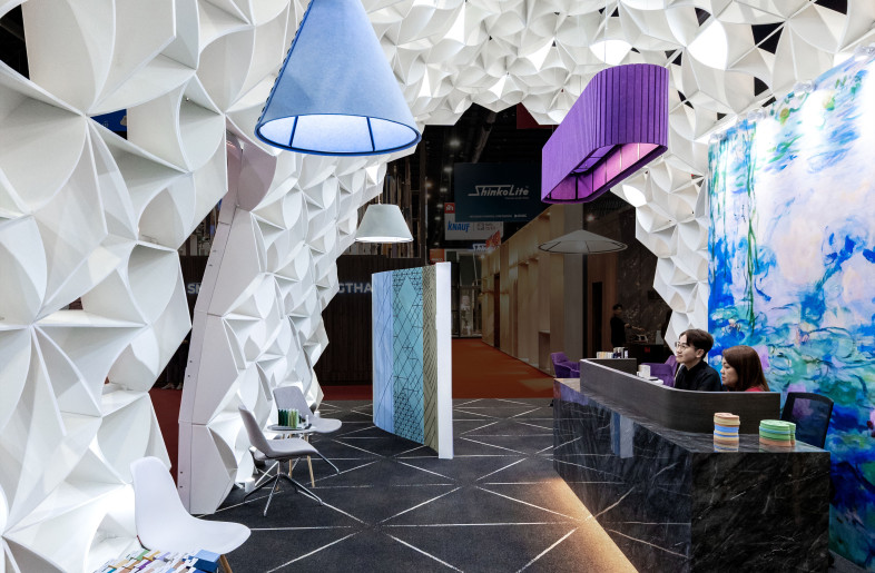 Front Desk - Tanet Chantaket