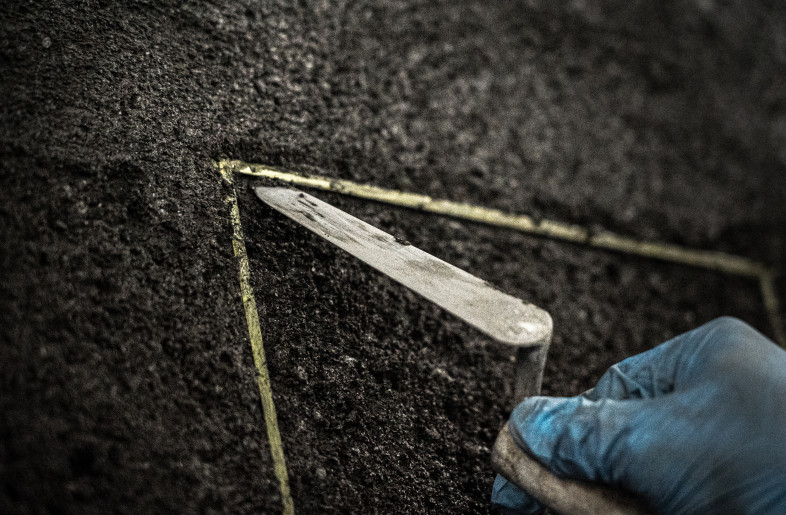Plastering with a mix of waste concrete - Kenichi Murase