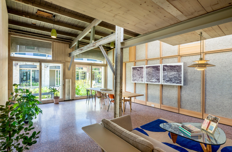 computer-free  workshop and meeting space on the opposite side of the patio - Thijs Wolzak