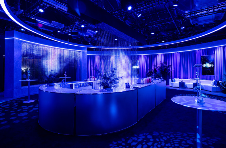 Cocktail bar with Dragon O LED - Joe Thomas
