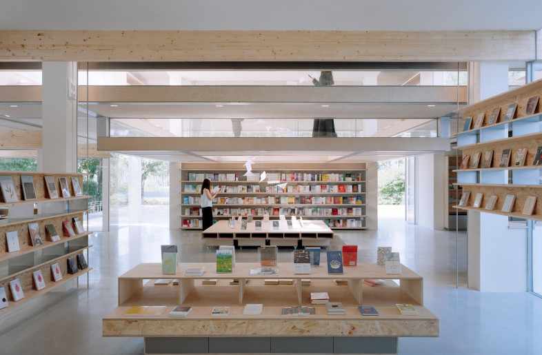 The Book Tower Space Becomes a Floating Scenery - Chen Hao