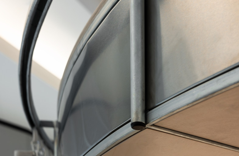 Detail of the curtain system - Juan Andres Nin