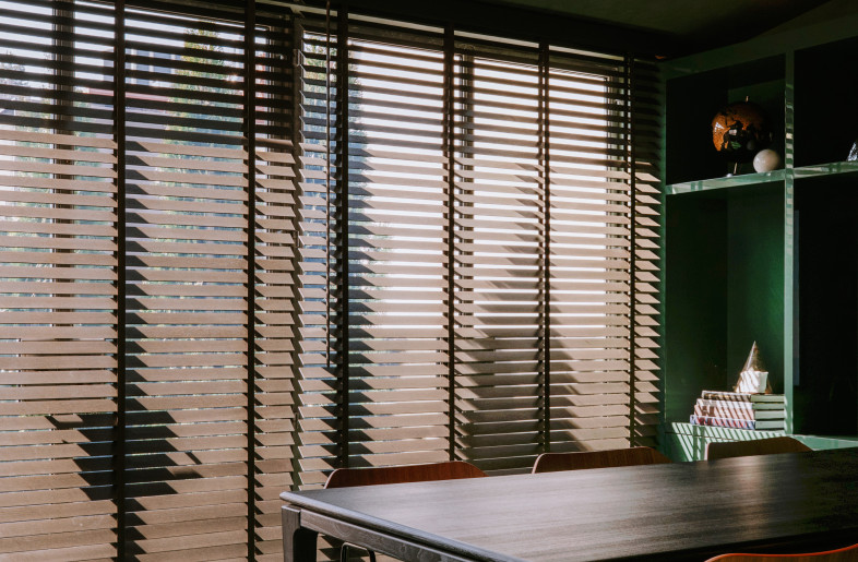 Small meeting room off outdoor patio - Teal Thomsen
