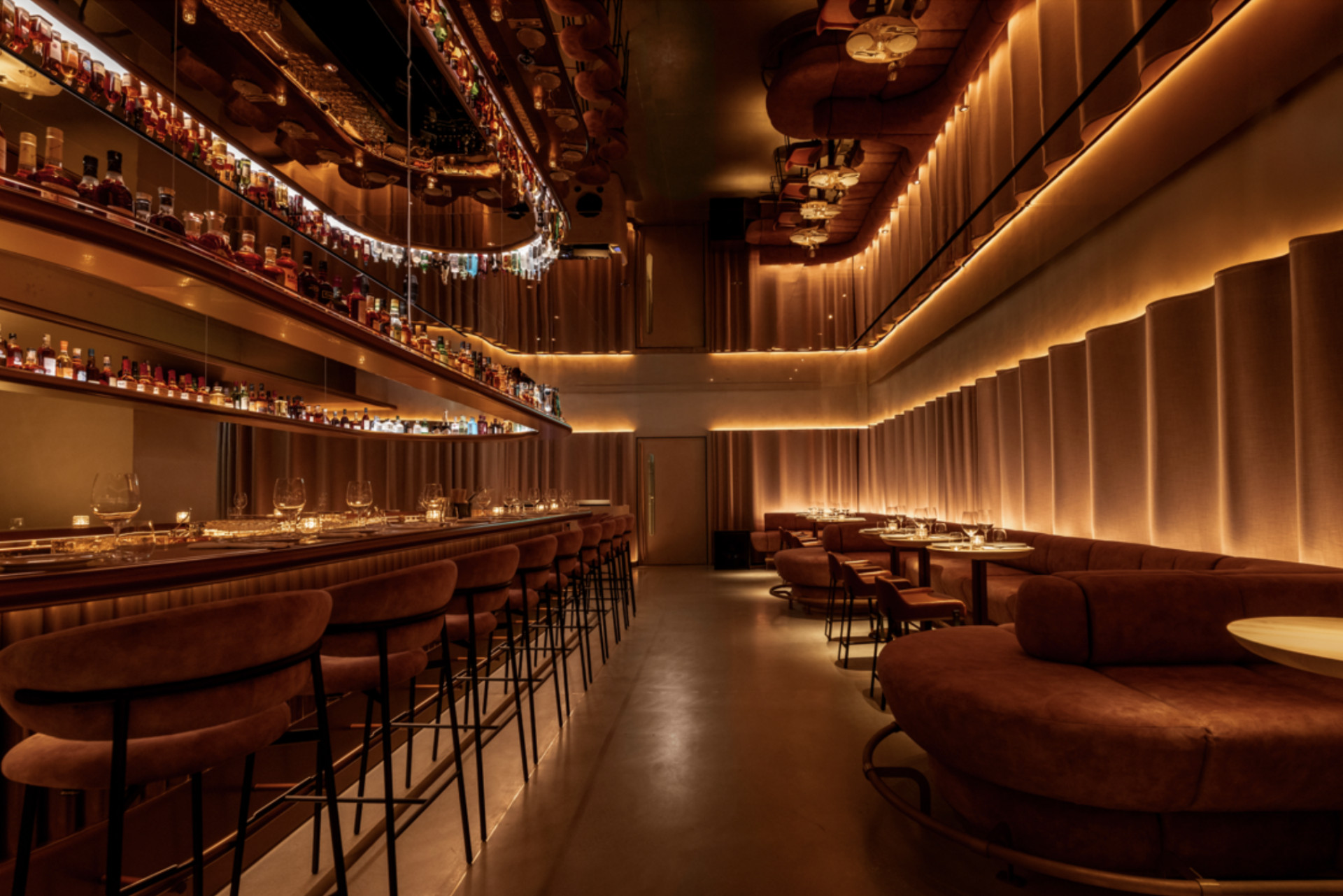 Mr Porter Steakhouse, Bar & Lounge