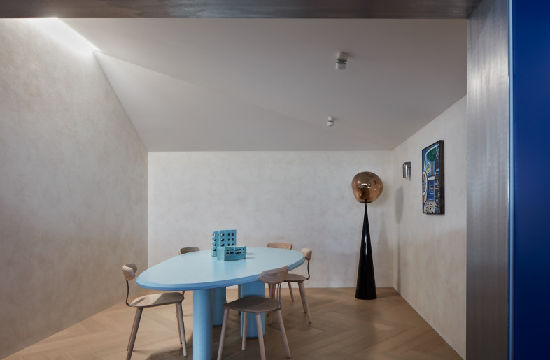 The 'formal' meeting room. - Luc Remond