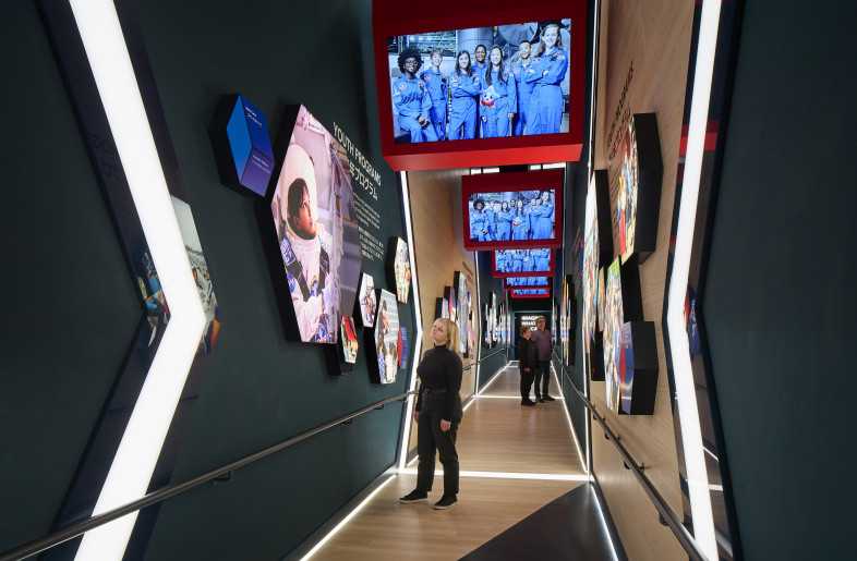 USA Pavilion ピンバッジ EXPO 2025 OSAKA Amazon.co.jp: EXPO 2025 USA アメリカ 米国パビリオン 大阪