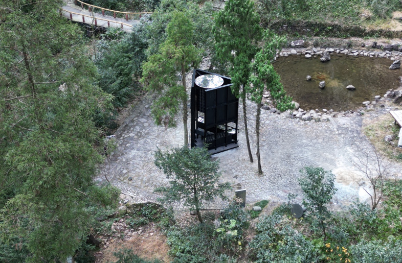 The pavilion was constructed along a mountain trail well known for its waterfalls. - Aptdotapt