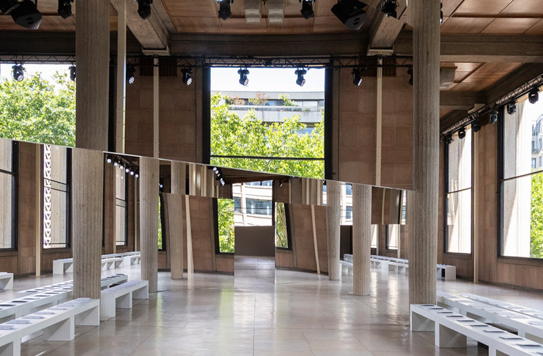 For Hermès SS26, the set designed by Villa Eugénie took the structure of a kaleidoscope further, suspending mirrors inside Palais d’Iéna. - Courtesy of Hermès