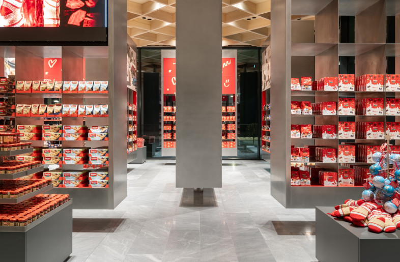 The interplay of two core materials – wood and stainless steel – define the interior and encapsulate the duality of Loacker’s story: artisanal heritage meets modern manufacturing excellence. - Marco Cappelletti