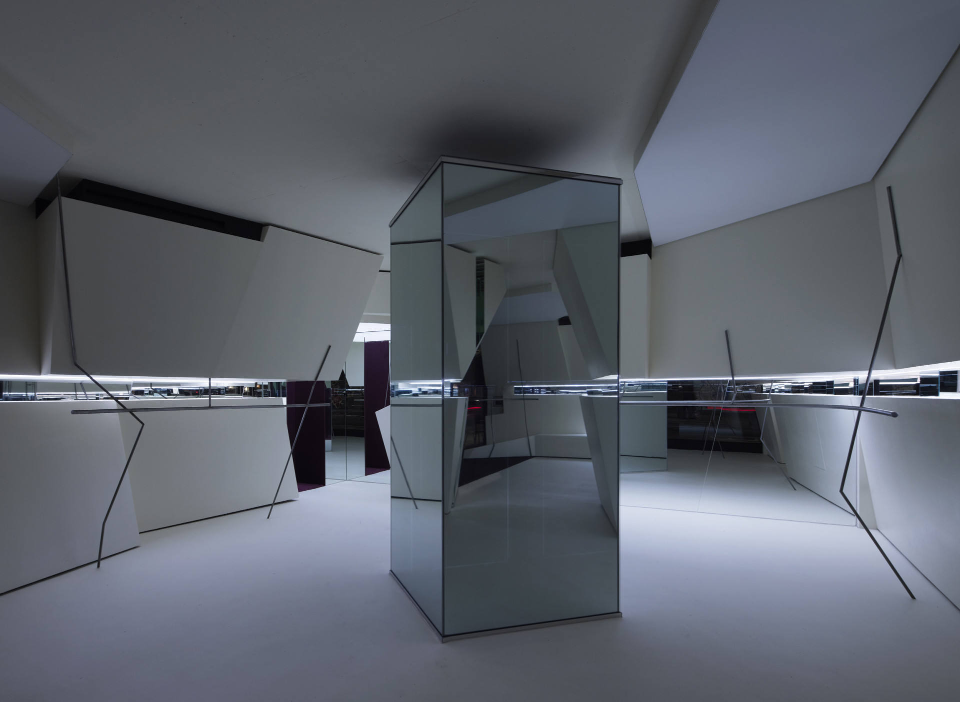 dressing room voyeur Man records video of girls in Logan Frameweb | This London boutique