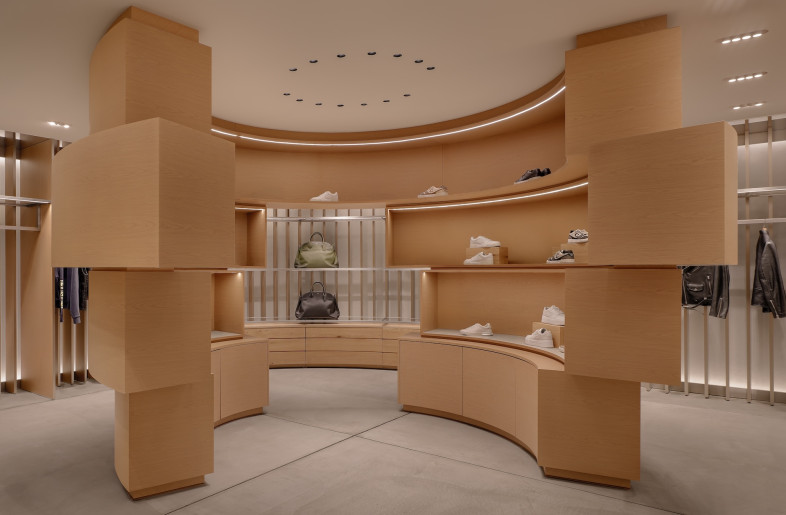 Frameweb | Coach's revamped Tokyo flagship stitches its identity