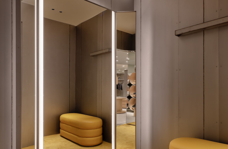 Frameweb | Coach's revamped Tokyo flagship stitches its identity