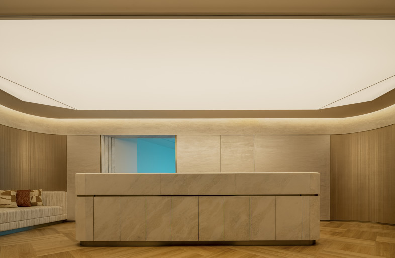 TIFFANY & Co. インターオフィス エンベロップ（銀座限定） Frameweb | Employees are immersed in the Tiffany & Co. brand