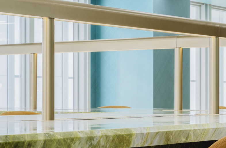 Frameweb | Employees are immersed in the Tiffany & Co. brand