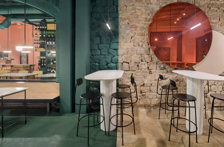 Frameweb | This Barcelona wine bar goes inside the bottle for its interiors