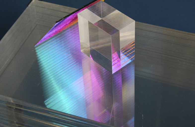 Frameweb | Jordan Söderberg Mills gives volume and weight to light