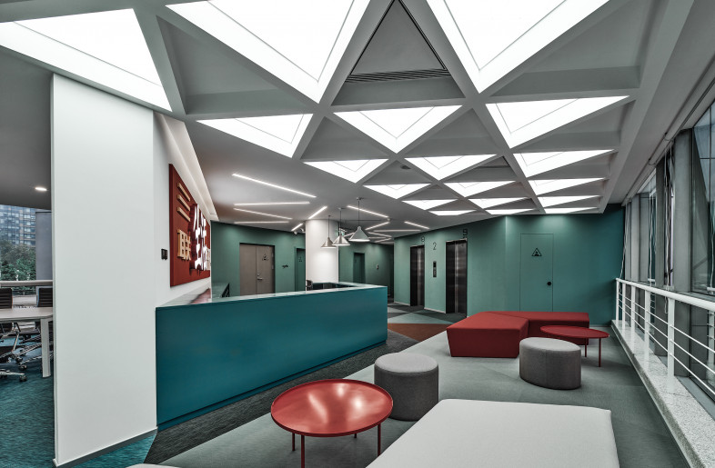 The existing column grid allows for division into triangular pieces - YANG Chaoying