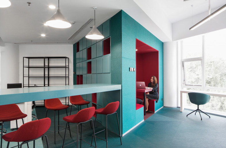 Usage of space is subtly guided by the triangles - HAO Hongyi