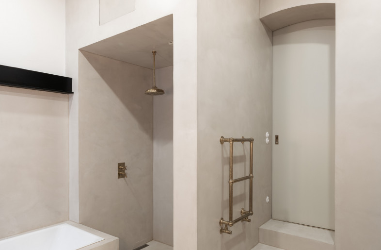 Bathroom, steps to cloakroom - Stefan Wolf Lucks