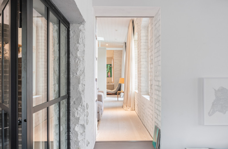 View to bathroom with new brick wall - Stefan Wolf Lucks