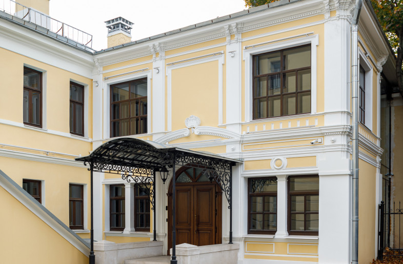 The mansion after restoration - Photographer - Alexander Volodin