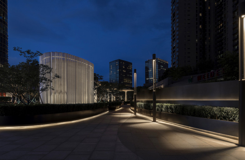Nightview of Instreet - Photography: TOPIA