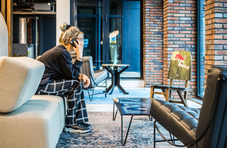 A relaxed workspace indeed, complementary to and supporting any work process - Peter Baas Photography