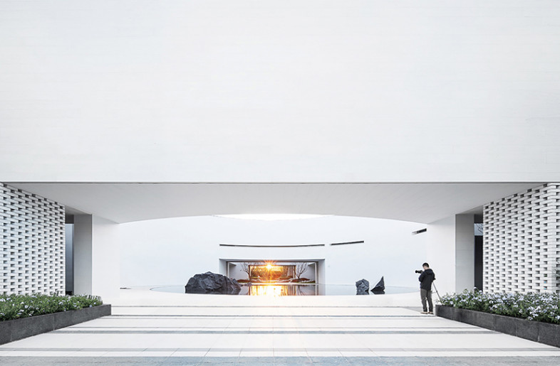 The Main Entrance - Xiao Tan & IAPA