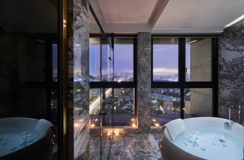 bathroom 3 - 9