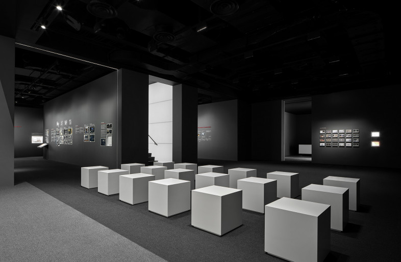 Passing through the minimalist reception area, the multi-functional area can be adapted to different use or events, encouraging people to share and discuss the future of design. - Mr. Sun Jun