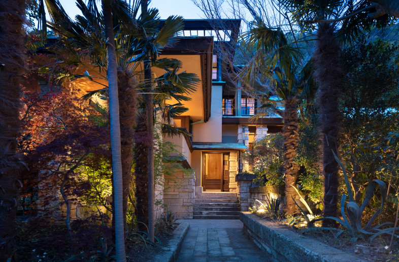Entrance approach - Takumi Ota