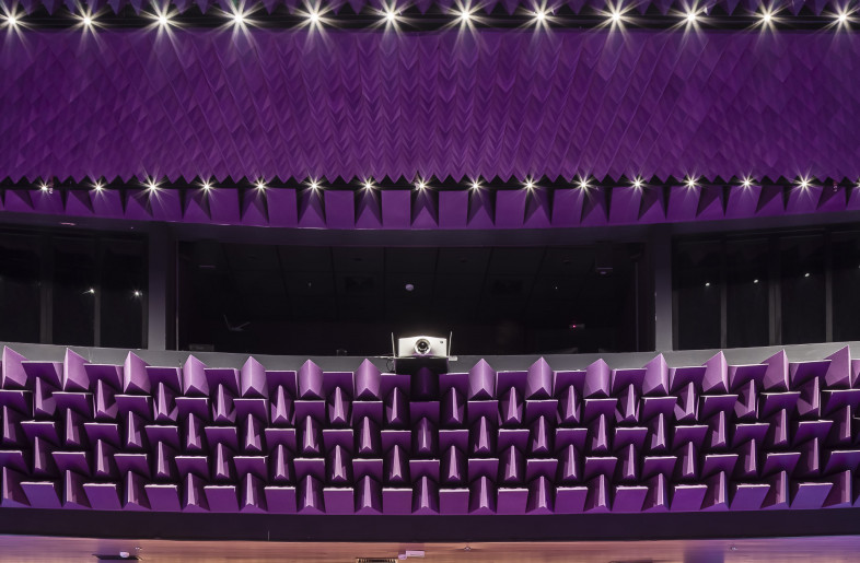 Theater - Ricardo Bassetti